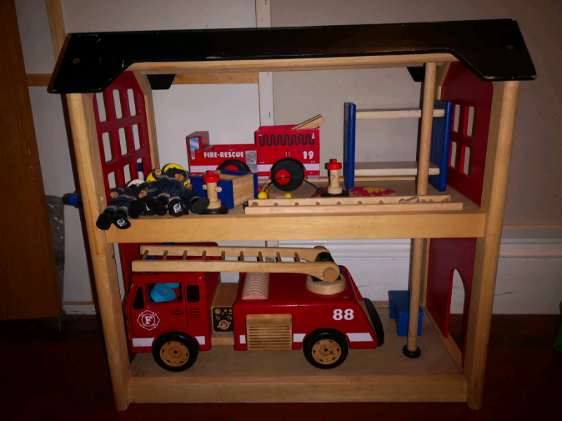pintoy wooden fire engine
